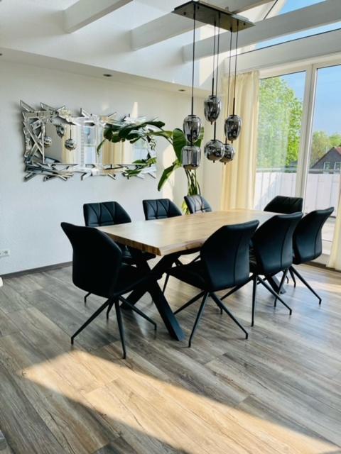 Apartment 160Qm 5 Schlafzimmer 1 Wohnzimmer Terrasse Und Balkon Wilhelmshaven Ngoại thất bức ảnh
