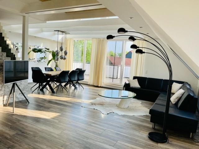 Apartment 160Qm 5 Schlafzimmer 1 Wohnzimmer Terrasse Und Balkon Wilhelmshaven Ngoại thất bức ảnh