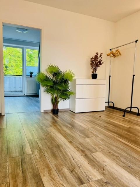 Apartment 160Qm 5 Schlafzimmer 1 Wohnzimmer Terrasse Und Balkon Wilhelmshaven Ngoại thất bức ảnh
